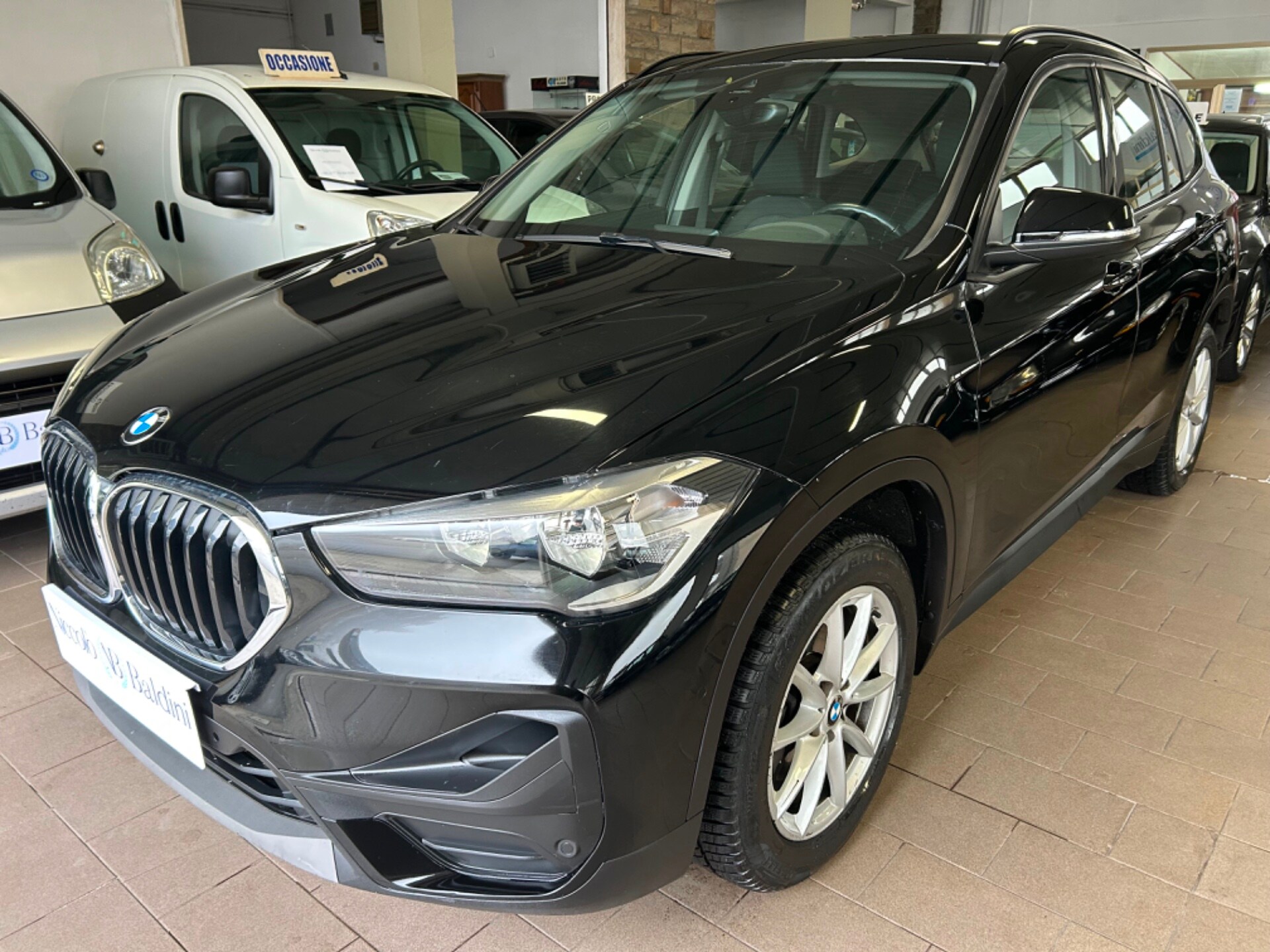 BMW X1            (F48)