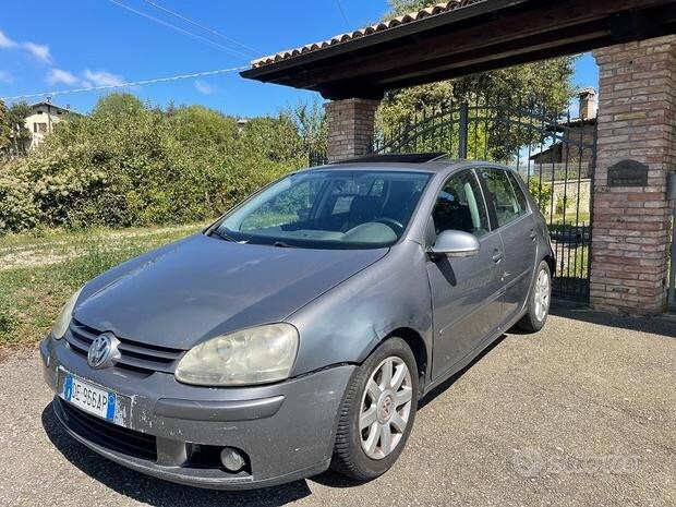 VOLKSWAGEN Golf 5ª serie