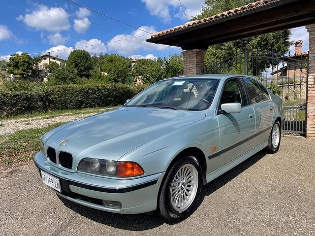 BMW Serie 5       (E39)